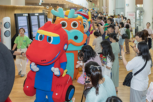 캐릭터 친구들과 산책 사진2