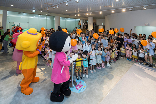 캐릭터 친구들과 산책 사진3